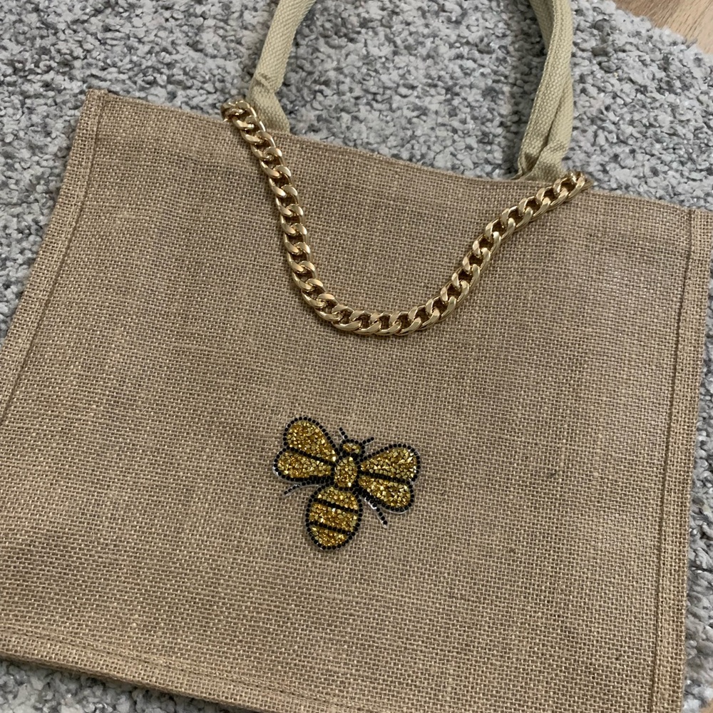 Brown jute tote bee’s